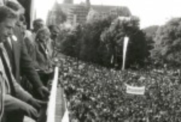 November 17. margójára