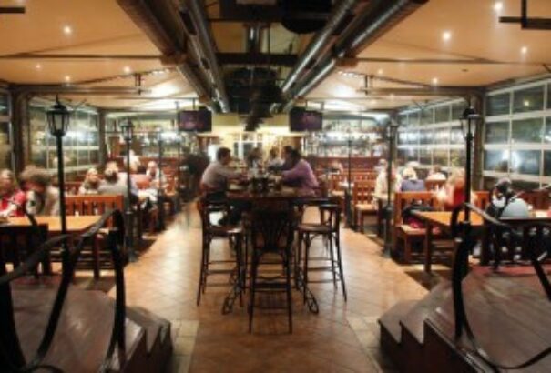 A Hírlapíró Szótlan Tizedes Philosophikus Komáromi Körképe