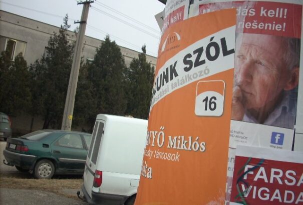 MKP és Most-Híd: plakátok háborúja