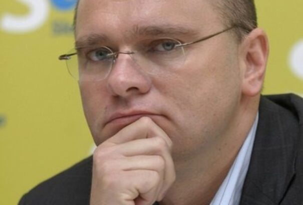 Sulíknak le kéne mondania