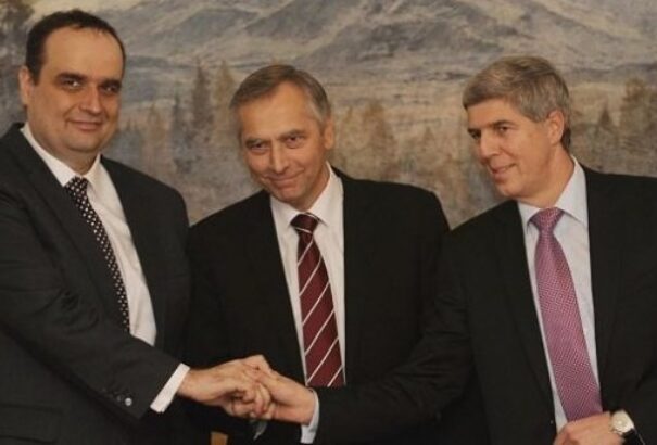 November és a platformisták