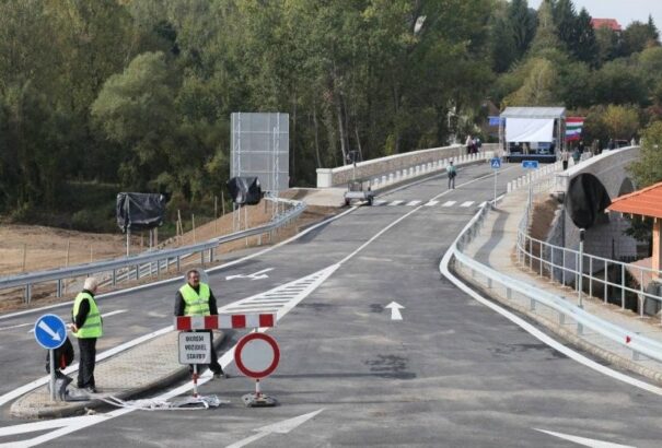Szlovák sajtó: az Ipoly-hidak nem hoztak új munkahelyeket