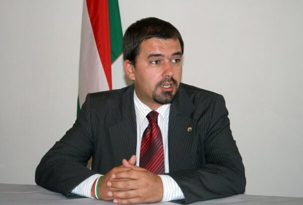 Jobbik: a magyar kormány álljon ki a felvidéki magyarok jogaiért!