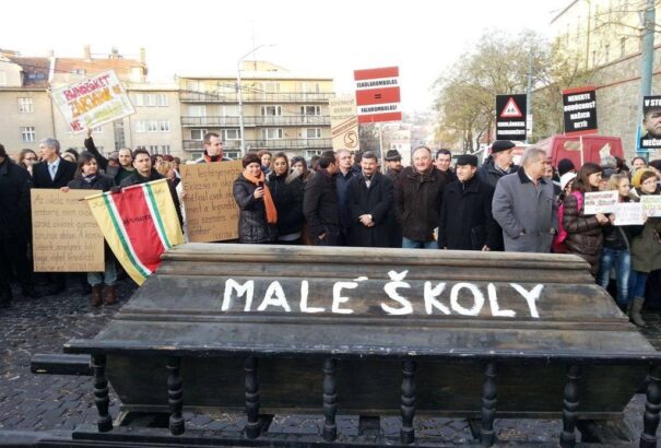 Re: Nora-Soul Slížová – Som za zrušenie maďarských škôl