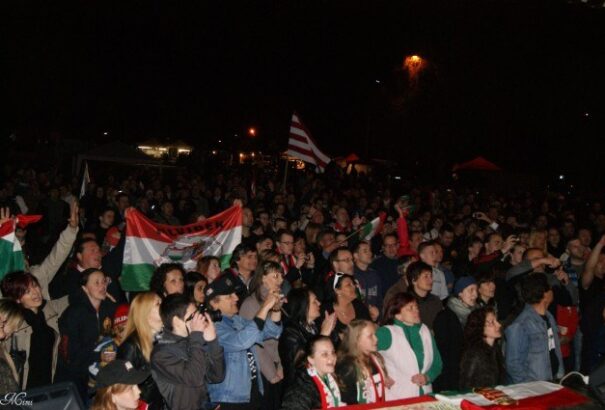 Botrány Dunaszerdahelyen: balhéztak a szélsőségesek