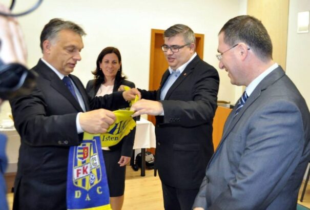 Orbán Viktor is a DAC-nak szurkol – Vasárnapi hírek XII.