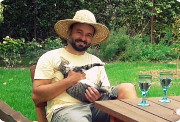 A letisztultság és az egyszerűség jegyében – interjú Juhász Tibor grafikussal és festőművésszel