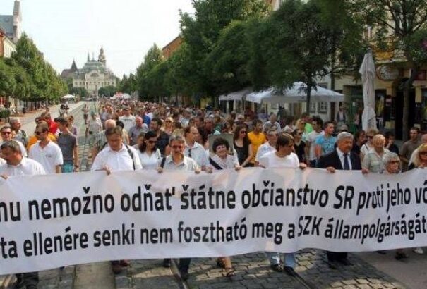 Magyar lehetsz, de kettős állampolgár nem!