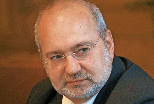 Eörsi Mátyás a szlovák hetilapnak: Magyarország féltotalitárius állam