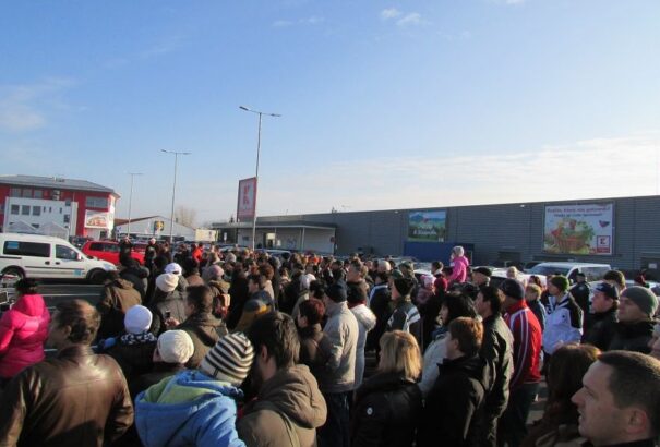 Magyar zenével tiltakoztak a nyelvi kirekesztés ellen – KÉPEKKEL FRISSÍTVE!!!