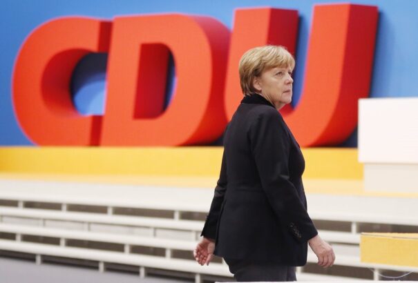 Merkel szerint Budapest védelmében cselekedni kellett