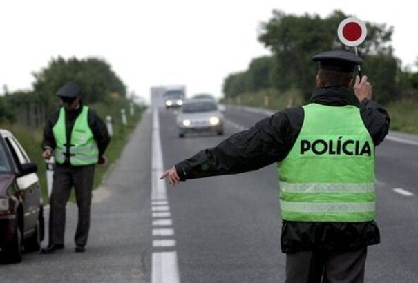 Jobb lesz betartani a közlekedési szabályokat : január 1-vel életbe lépett az ezereurós büntetés gyorshajtásért