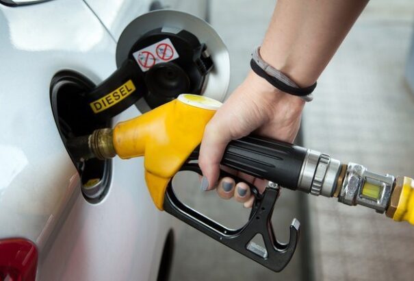 Hatéves minimumom a benzin ára