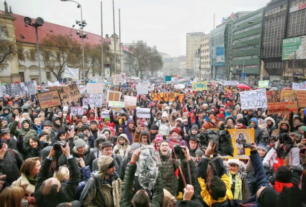 Sztrájkolnak a pedagógusok – mindkét fél hajthatatlan (Képek)