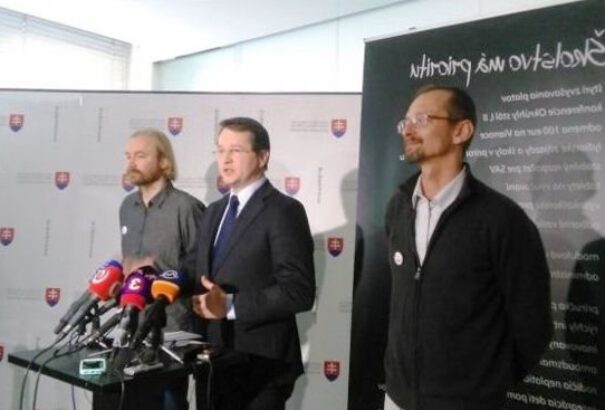 Nincs egyezség: hétfőtől zárva maradnak az iskolák