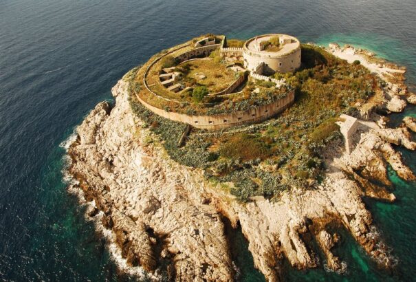 Koncentrációs táborból luxus üdülő