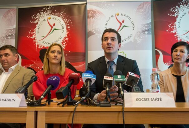 Ideiglenesen Elek Gábor, Ambros Martín és Siti Beáta irányítja a női kézilabda-válogatottat