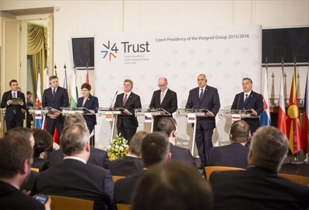 V4-es csúcs: A migránskrízis közös európai megoldását támogatják a V4-es országok