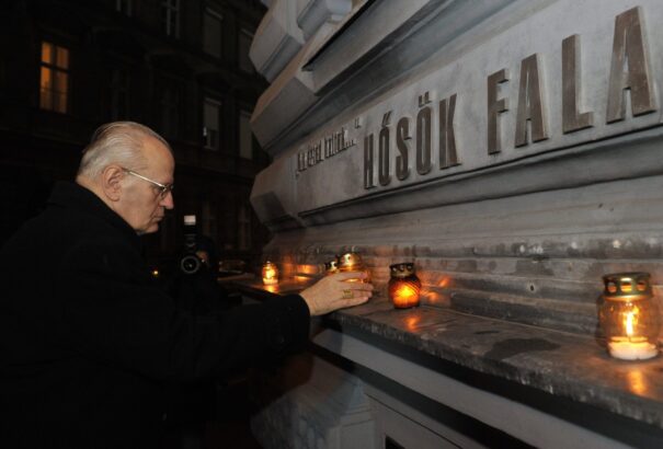 A kommunizmus áldozatainak emléknapját tartották Magyarországon