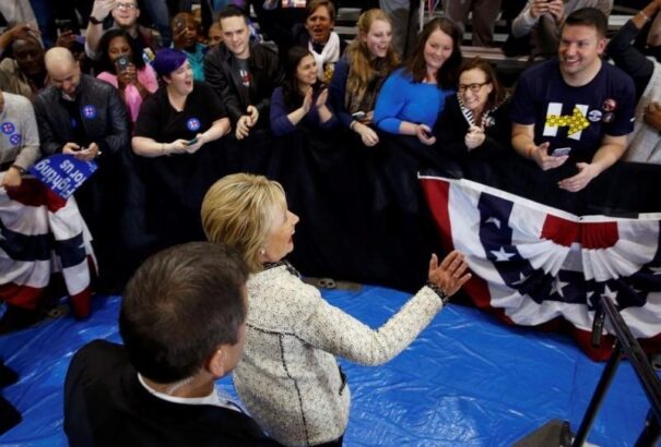 Hillary tarolt Dél-Karolinában