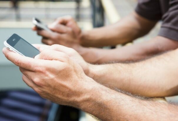 A mobiltelefonok sugárzása károsíthatja a férfiak nemzőképességét