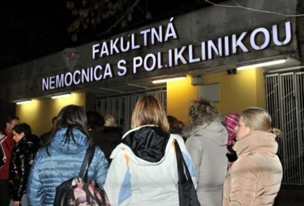 Több mint 600 nővér távozott ma a kórházakból – Zsolnán és Eperjesen súlyos a helyzet