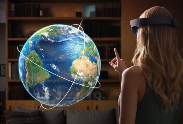 Sci-fibe illő újítások: előrendelhető a HoloLens