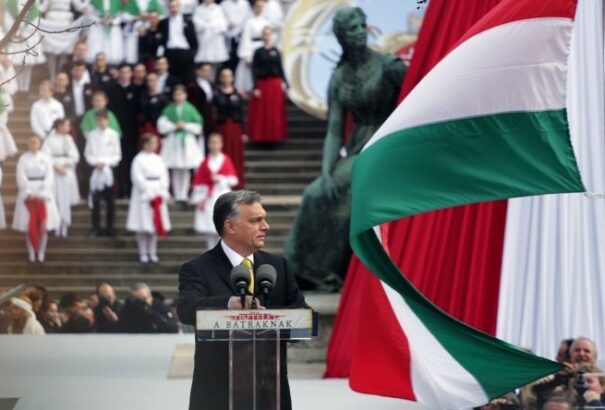 Orbán: a szabadság és függetlenség nem kívülről ránk szabott ruha!