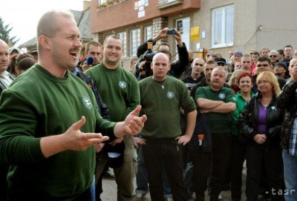 Neves személyiségek nyílt levélben tiltakoznak az egyházak tétlensége miatt