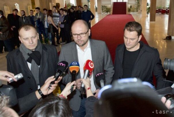 Sulík árnyékkormányt hozna létre