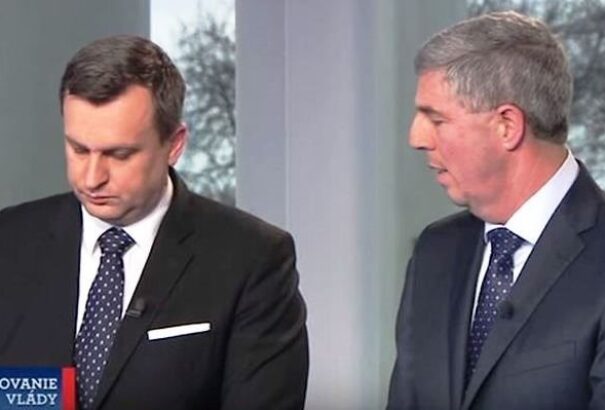 Andrej Danko a kamerák előtt írta fel Bugárnak, mivel mondjon nemet Sulíknak