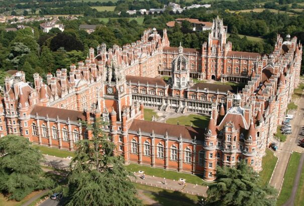 Tanulmányi ösztöndíj – három év minisztériumi munkáért cserébe