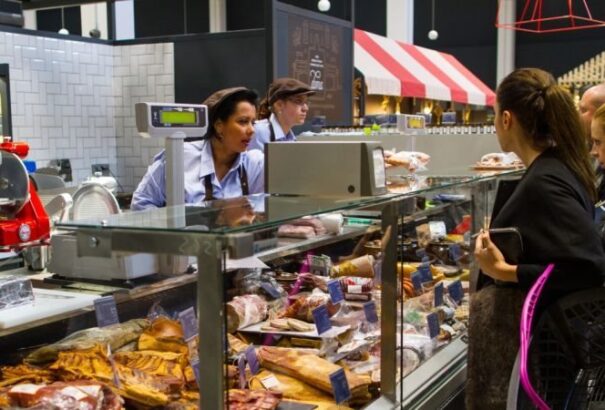 Így lesznek nyitva az üzletláncok a húsvéti hosszú hétvégén