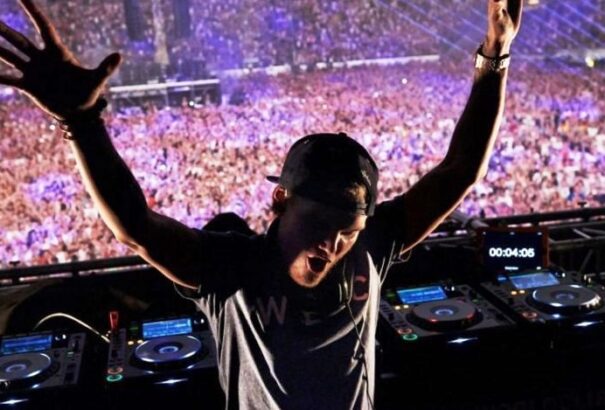Avicii befejezi a DJ-zést