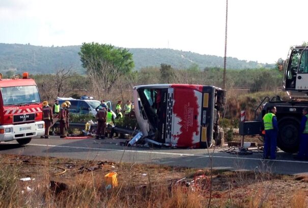 Buszbaleset Spanyolországban. Legkevesebb 14 halott