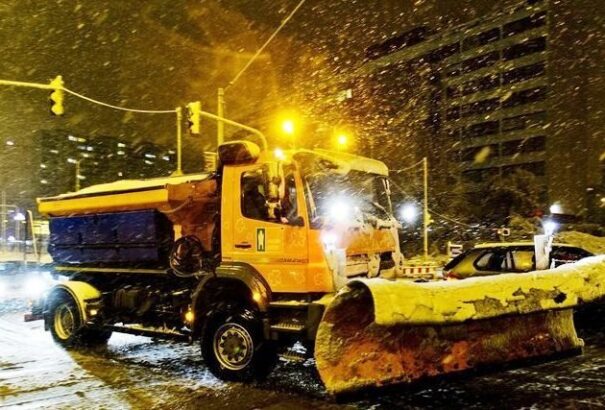 Hóvihar sújtja Csehországot. Késnek a vonatok, emberek ezrei maradtak áram nélkül.