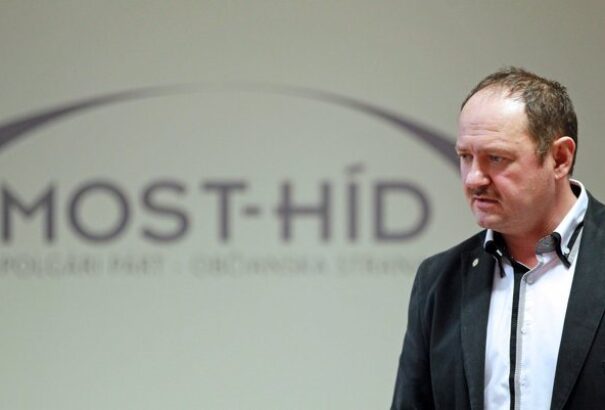 Simon: nem térek vissza az MKP-ba