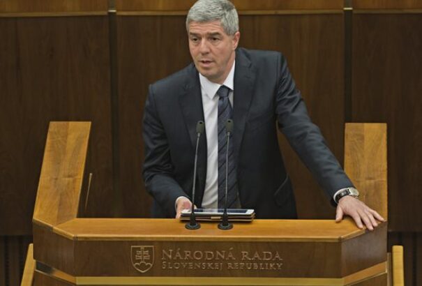 Elbukott a kettős állampolgárságról szóló javaslat, Bugárék sem szavazták meg