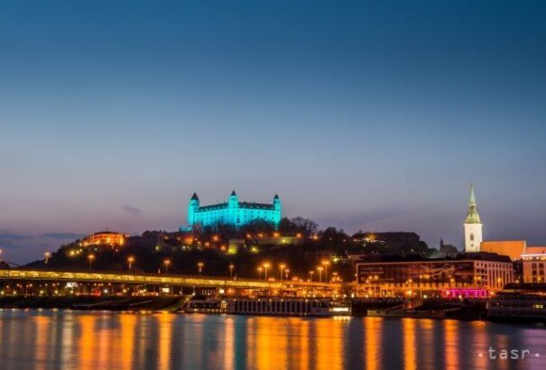 Több mint 200 ismert építmény borul kékbe az autizmus világnapján