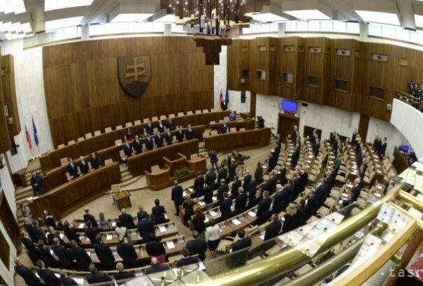 Nad Tatrou sa…Nem csendül fel minden parlamenti ülésen a szlovák himnusz