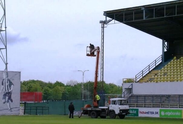 Így bontják a DAC-stadiont