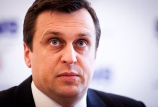 Átmenetileg magyar lesz a szlovák parlament elnöke