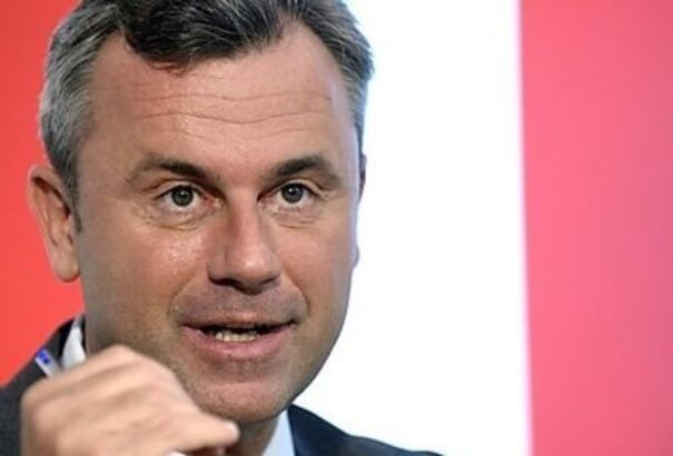 Osztrák elnökválasztás – A szabadságpárti jelölt nyerte az első fordulót