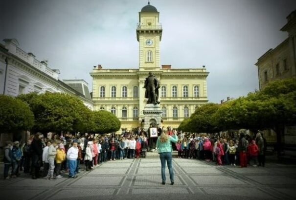 Villámcsődület a komáromi Klapka György téren