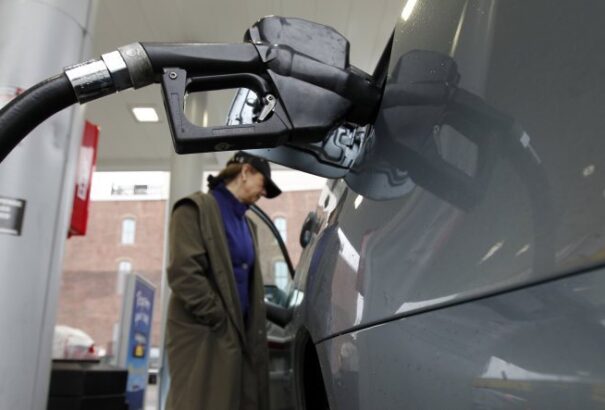 Hamarosan megint drágábban tankolunk