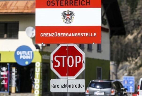 Ausztria: több a menekültkérelem, mint az újszülött