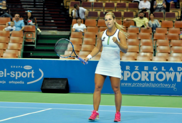 Tenisz: Babos kiesett, Cibulkova továbbjutott Katowicében