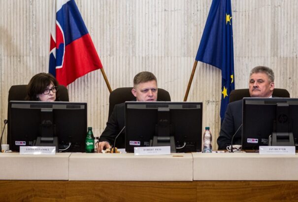 Emelkedik a tévé- és rádiódíj, lesz pénz Krasznahorkára, a gyorsforgalmi utak viszont döcögnek