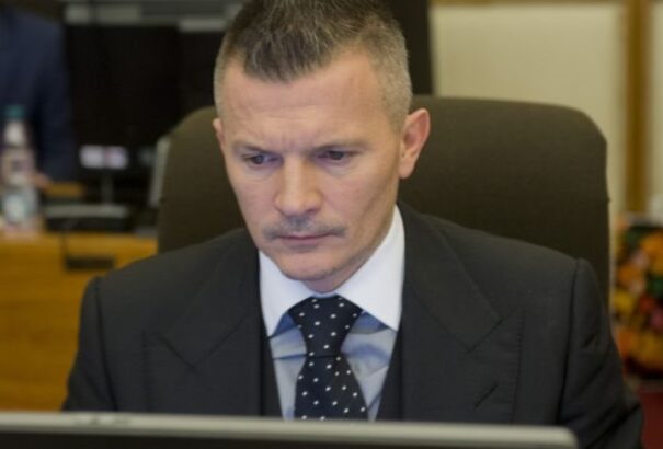 Ján Počiatek korábbi közlekedési miniszter visszaadja parlamenti mandátumát