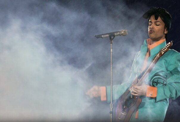 Közzétették a Prince halálát bejelentő segélykérő hívást